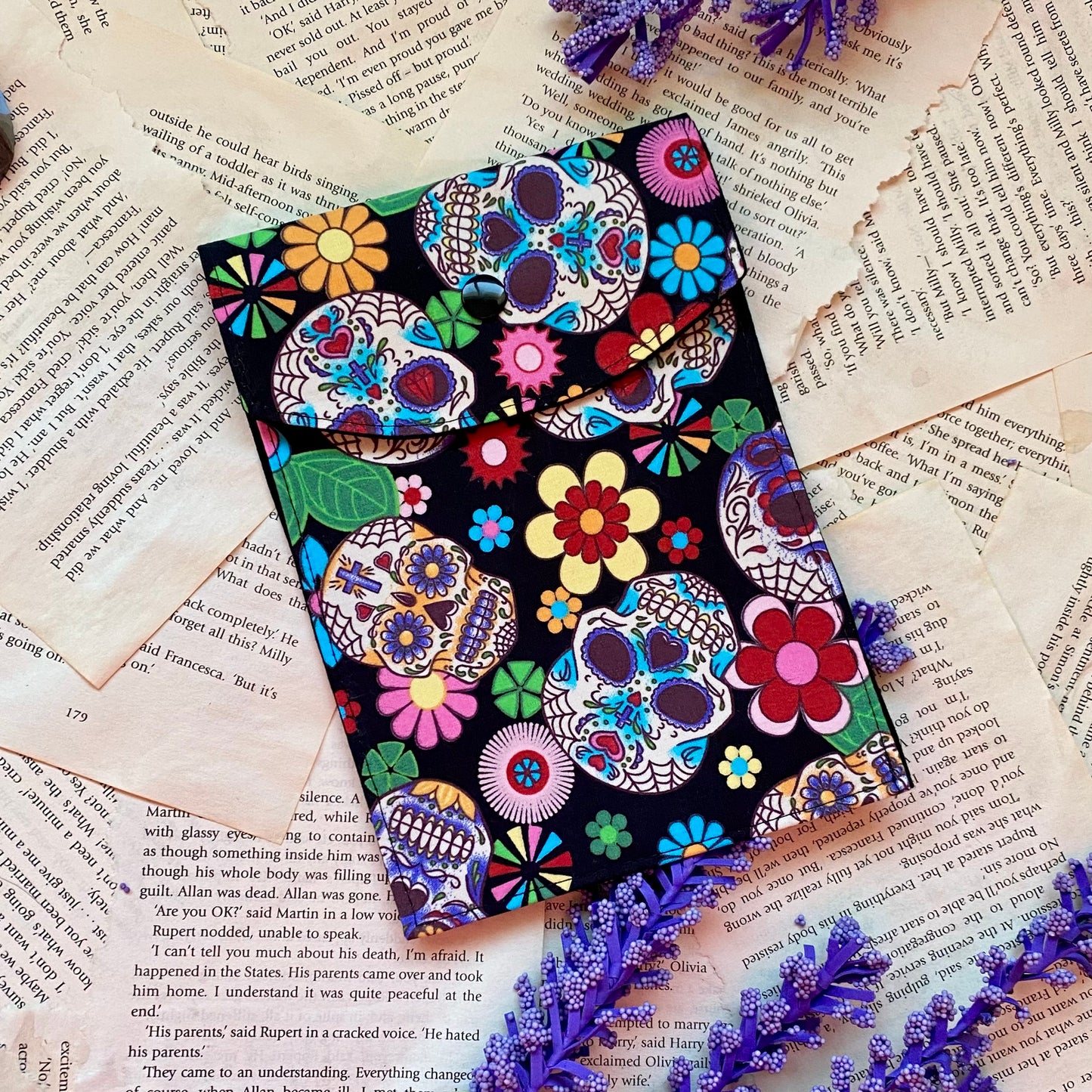 Skulls Kindle Case